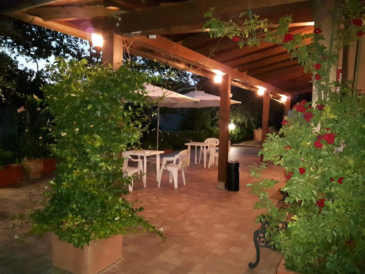La Casa In Campagna Bed and Breakfast Cossignano Exteriör bild